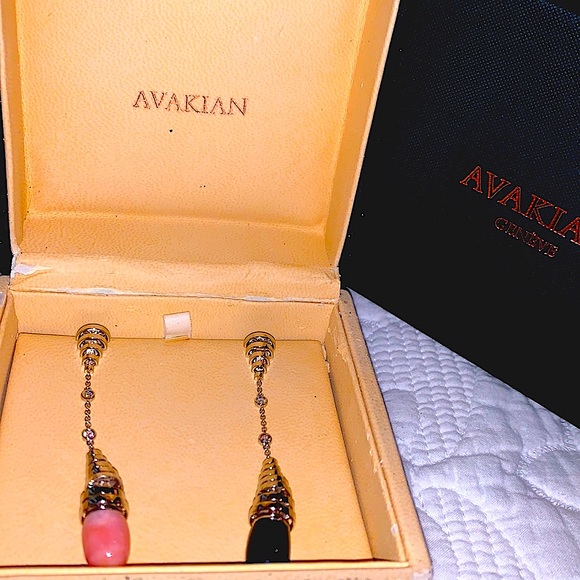 Xtra pics 18K Avakian Pink Opal & Onyx Earrings - Picture 6 of 16